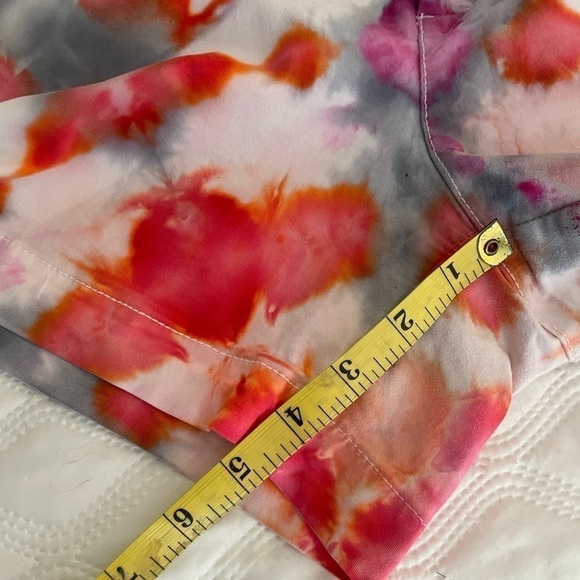 Old Navy hand crafted tie dyed Everyday Shorts 5” Size 12 - Picture 4 of 5